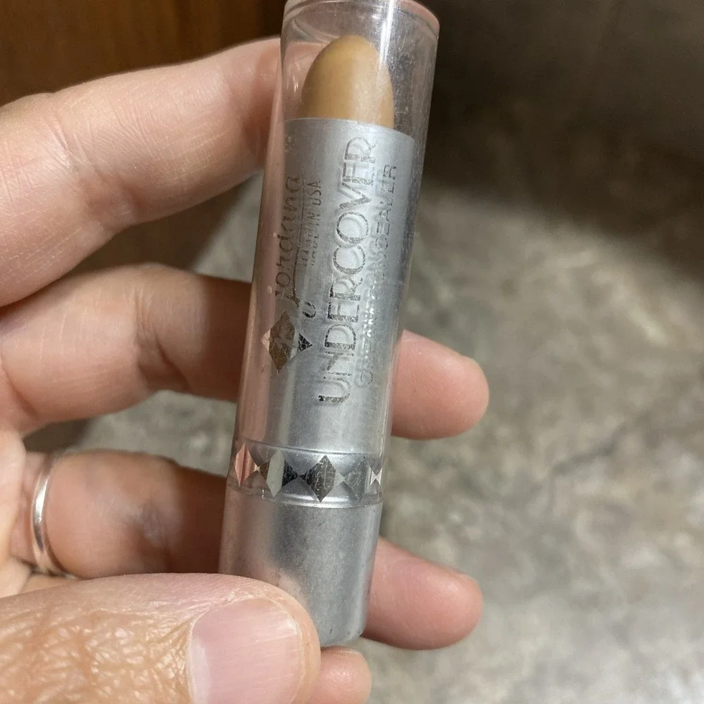 Jordana Undercover Cream Concealer -‎ 04 Beige